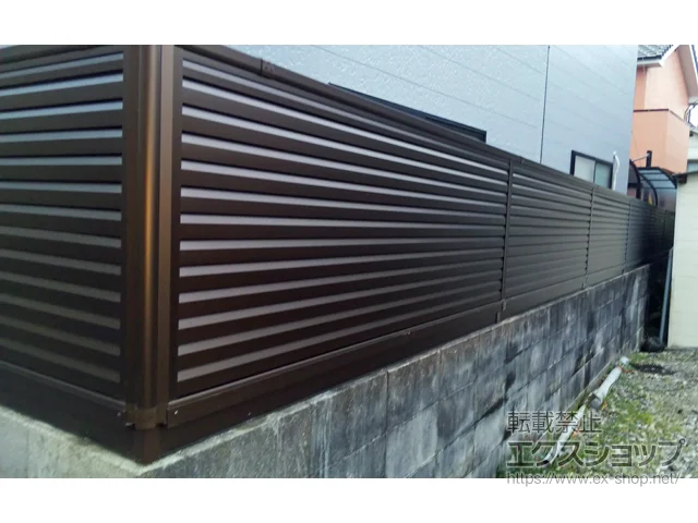 愛媛県松山市のValue Selectのフェンス・柵・塀 ミエーネフェンス 目隠しルーバータイプ　自由柱施工 施工例