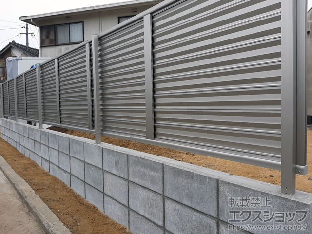岡山県和気郡和気町ののフェンス・柵 ミエーネフェンス 目隠しルーバータイプ　自由柱施工 施工例