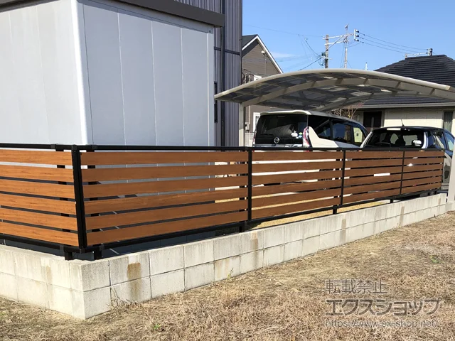 大分県佐伯市のValue Selectのフェンス・柵・塀 モクアルフェンス 横板タイプ・自由柱施工 施工例