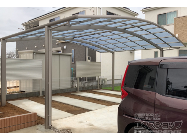 群馬県伊勢崎市ののカーポート ネスカR (ラウンドスタイル) ワイド 積雪〜20cm対応 施工例