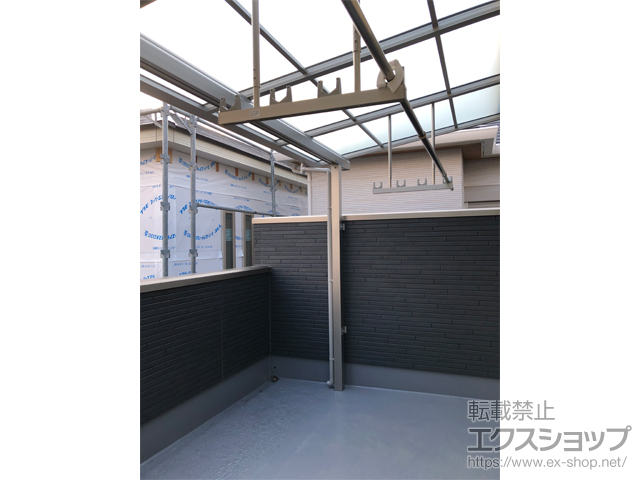 大阪府堺市ののバルコニー・ベランダ屋根 ソラリア F型 屋根タイプ 単体 積雪〜20cm対応 施工例