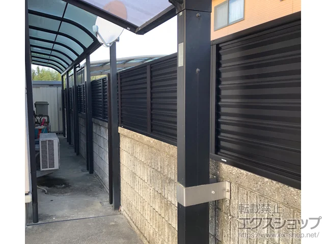 香川県綾歌郡綾川町のValue Selectのフェンス・柵・塀 ミエーネ目隠しルーバーフェンス 上段のみ設置 自立建て用・多段柱施工 施工例