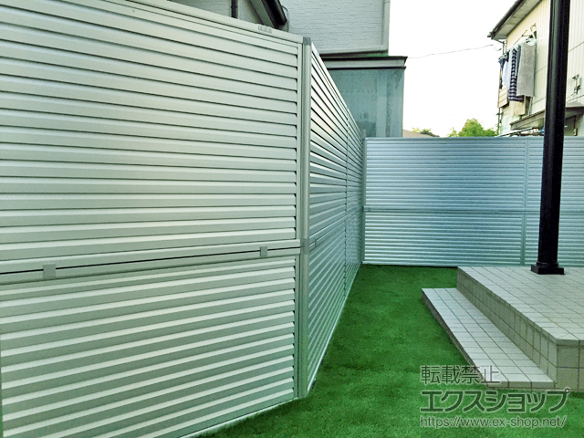 埼玉県さいたま市ののフェンス・柵 ミエーネフェンス 目隠しルーバータイプ 2段支柱 自立建て用（パネル2段） 施工例