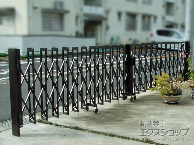 岡山県岡山市ののカーゲート トリップゲートII 2型 スタンダード ノンレール 両開き　64W（32S+32M） 施工例