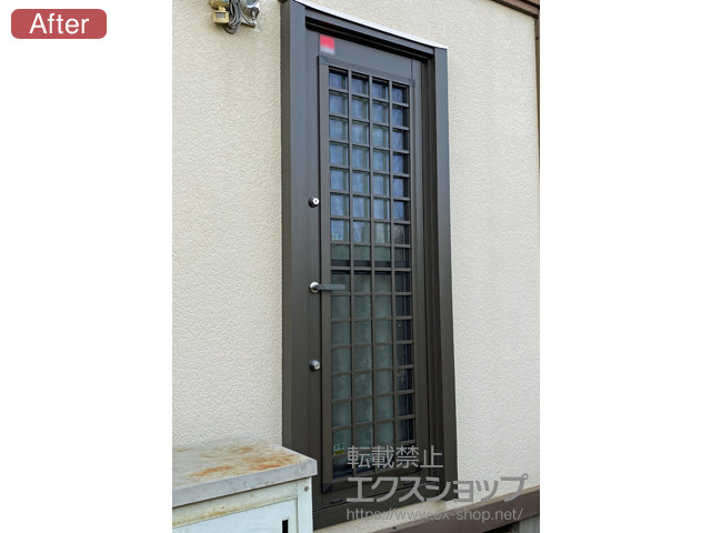 群馬県高崎市のLIXIL リクシル（トステム）の玄関ドア リシェント勝手口ドア 断熱仕様（Low-E）ランマ無R G型 施工例