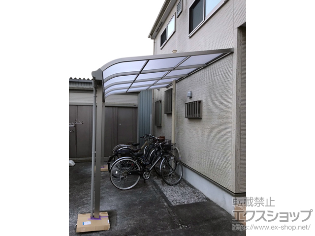 東京都八王子市のYKKAPテラス屋根施工例(ソラリア R型 テラスタイプ 単体 積雪～20cm対応:79981371-1)