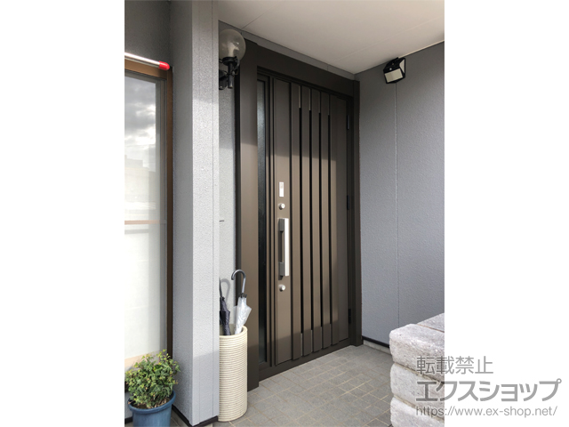 宮城県仙台市のの玄関ドア リシェント玄関ドア3 断熱K4仕様 片袖仕様(ランマ無)R M27型 ※タッチキー仕様(リモコンタイプ) 施工例
