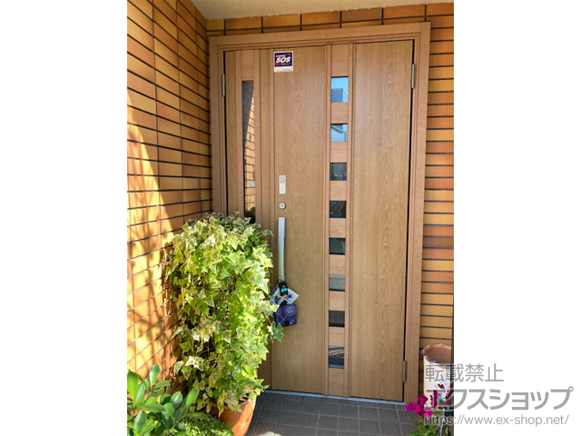 大阪府八尾市のの玄関ドア、二重窓（内窓） リシェント玄関ドア3 断熱K4仕様 親子仕様(ランマ無)R M28型 施工例