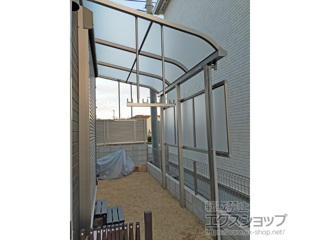 兵庫県姫路市ののテラス屋根 ソラリア R型 テラスタイプ 単体 積雪〜20cm対応 施工例