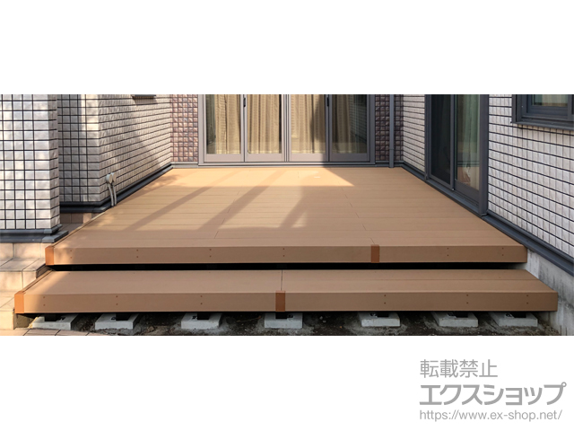 神奈川県伊勢原市ののウッドデッキ リウッドデッキ 200＋段床セット 正面タイプ１段 施工例