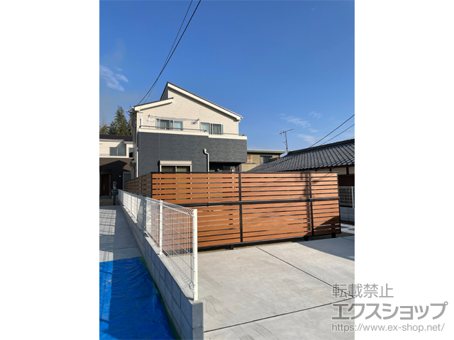 京都府亀岡市のの門扉 モクアルフェンス 横板タイプ 2段支柱 自立建て用 施工例