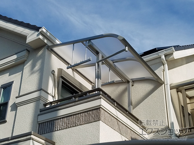 大阪府東大阪市ののバルコニー・ベランダ屋根 プレシオステラスII R型 屋根タイプ 単体 積雪〜20cm対応 施工例
