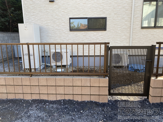 栃木県佐野市のの門扉 開き門扉AB TR2型 片開き　柱使用 施工例