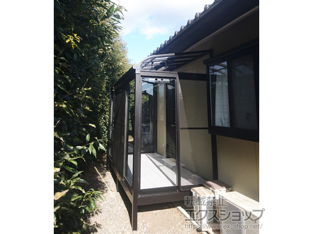 群馬県前橋市ののテラス囲い・サンルーム サニージュ R型 床納まり ランマ無 積雪〜50cm対応 施工例
