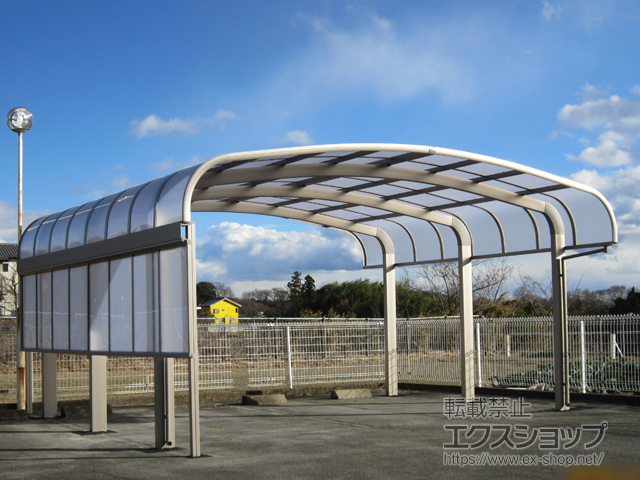 群馬県渋川市のLIXIL リクシル（トステム）のカーポート テールポートシグマIII 1500 ワイド 積雪〜50cm対応 施工例