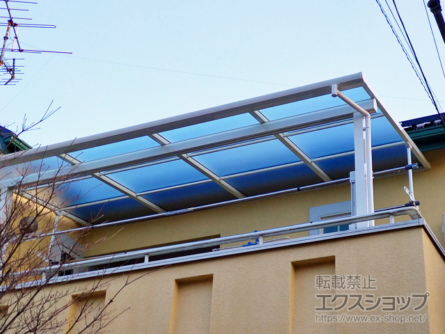 千葉県流山市ののバルコニー・ベランダ屋根 ソラリア F型 屋根タイプ 単体 積雪〜20cm対応 施工例