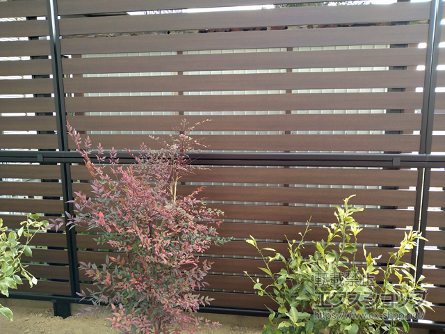 千葉県我孫子市ののフェンス・柵 モクアルフェンス 横板タイプ 2段支柱 自立建て用 施工例