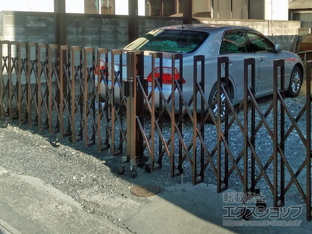 福島県東白川郡棚倉町ののカーゲート トリップゲートII 2型 スタンダード ノンレール 両開き 74W 施工例