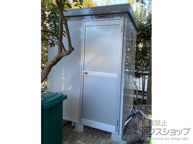 東京都世田谷区のの物置・屋外倉庫 断熱物置 ネクスタプラス ドアタイプ 一般型 1790×1370×2375（NXP-25HD） NXP-25HD-MG＋採光壁 施工例