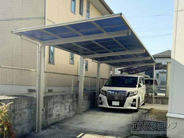 滋賀県草津市のYKKAPのカーポート エフルージュグラン 縦連棟 積雪〜20cm対応 施工例