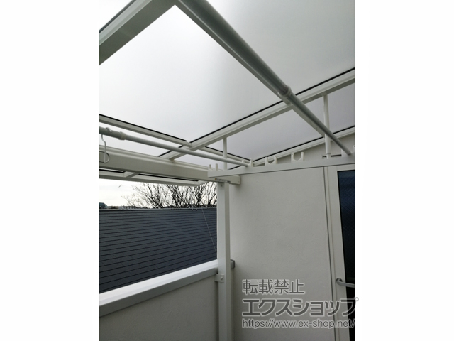 神奈川県横浜市ののバルコニー・ベランダ屋根 ソラリア F型 屋根タイプ 単体 積雪〜20cm対応 施工例