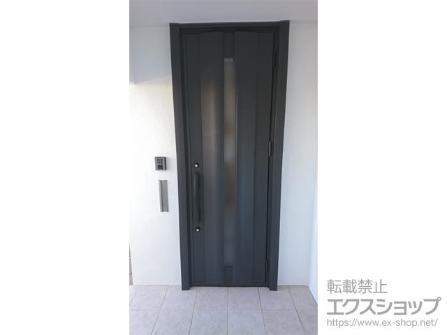 千葉県東金市のLIXIL リクシル（トステム）の玄関ドア リシェント玄関ドア3 断熱K4仕様 片開き仕様(ランマ無)R G12型 ※手動仕様 施工例