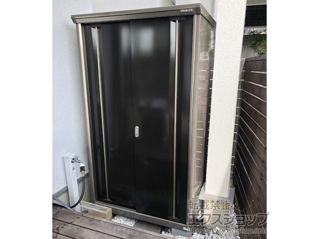 神奈川県横浜市のの物置・屋外倉庫 ナイソーシスター　1100×920×1903 KMW-119E-P-CB 施工例