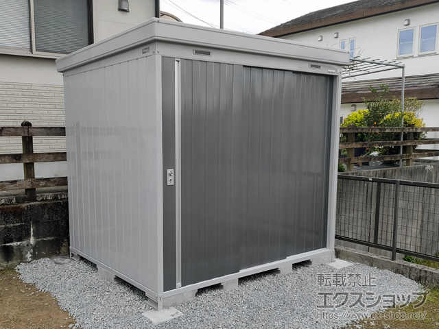 鹿児島県薩摩郡さつま町のの物置・屋外倉庫 ネクスタ 一般型 2210×1790×2075 NXN-40S-PG 施工例