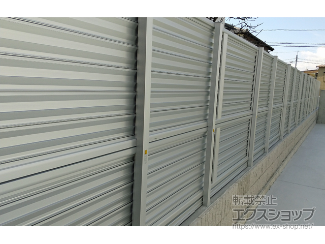 静岡県静岡市ののフェンス・柵 ミエーネフェンス 目隠しルーバータイプ 2段支柱 ブロック建て用（パネル2段） 施工例