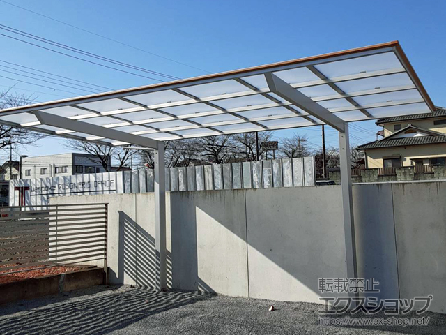 栃木県鹿沼市ののカーポート フーゴF (フラットスタイル) 木調色 積雪〜20cm対応 施工例