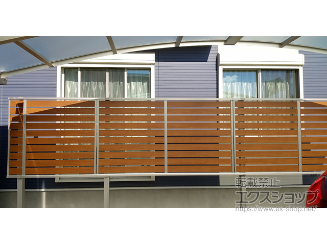 宮城県仙台市ののフェンス・柵 ルシアスフェンスF04型 横板 木目カラー 上段のみ設置 自立建て用 施工例