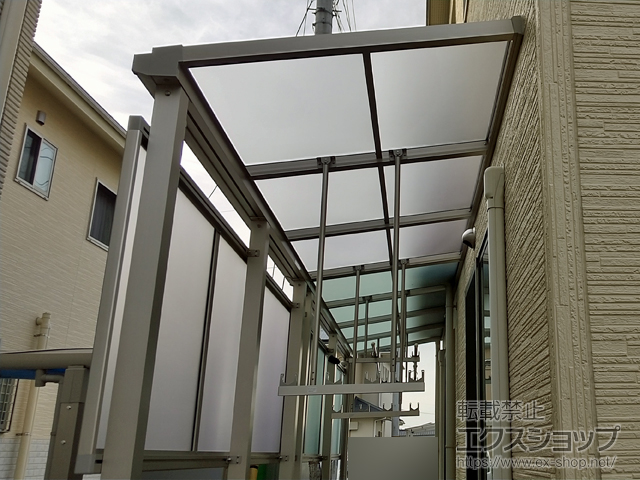 愛媛県松山市ののテラス屋根 ソラリア F型 テラスタイプ 単体 積雪〜20cm対応 施工例