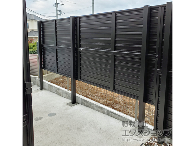 神奈川県横浜市ののフェンス・柵 モクアルフェンス 目隠しタイプ 2段支柱 自立建て用 施工例