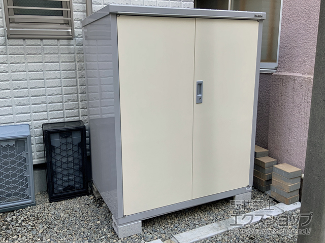 東京都練馬区のの物置・屋外倉庫 アイビーストッカー 1320×905×1603 BJX-139D-FW 施工例