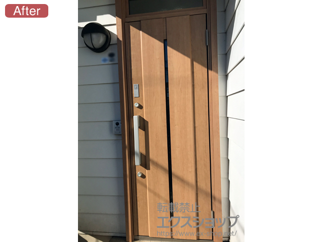 神奈川県横浜市のLIXIL リクシル（トステム）の玄関ドア リシェント玄関ドア3 断熱K4仕様 片開き仕様(ランマ付)R M12型 ※タッチキー仕様(リモコンタイプ) 施工例