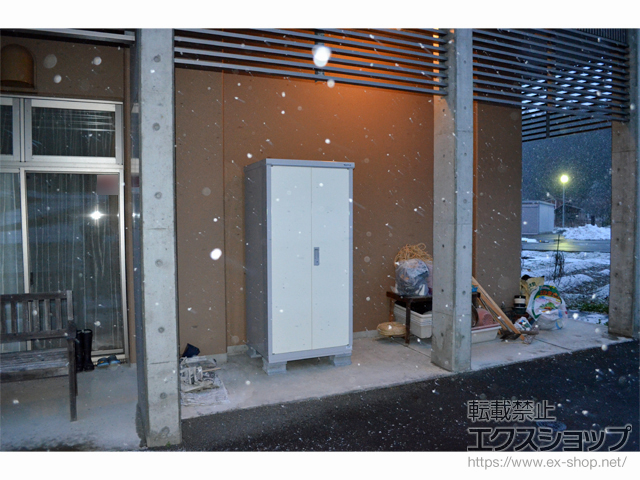 京都府宮津市のの物置・屋外倉庫 アイビーストッカー 900×755×1903（BJX-097E） BJX-097E-FW 施工例