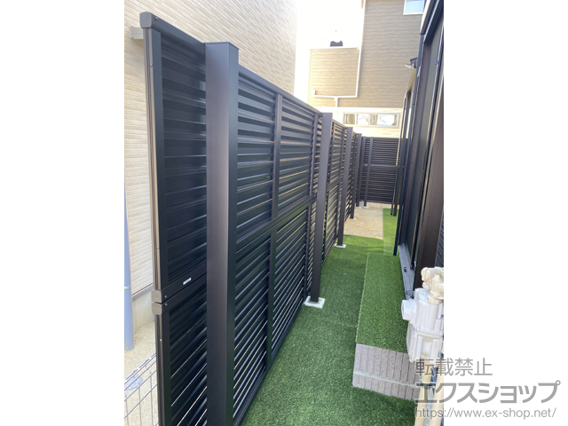 愛知県名古屋市ののフェンス・柵 ミエーネフェンス 目隠しルーバータイプ 2段支柱 自立建て用 施工例