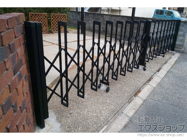 兵庫県姫路市ののカーゲート トリップゲートII 1型 シンプル ノンレール 両開き 60W（30S+30M） 施工例