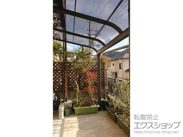 兵庫県神戸市のLIXIL(リクシル)のテラス屋根 スピーネ R型 テラスタイプ 単体 積雪～20cm対応 施工例