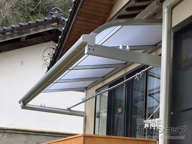 鳥取県西伯郡伯耆町のLIXIL(リクシル)のテラス屋根 スピーネ R型 1500 ルーフタイプ 単体 積雪～50cm対応 施工例