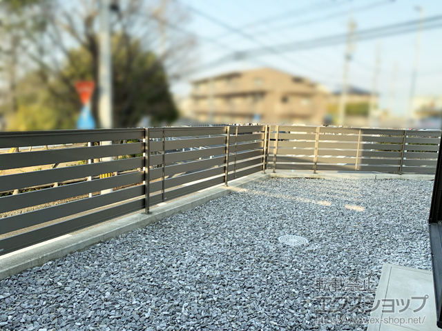 愛知県名古屋市ののフェンス・柵 フレイナフェンス Y1型 アルミ色タイプ　フリー支柱タイプ 施工例