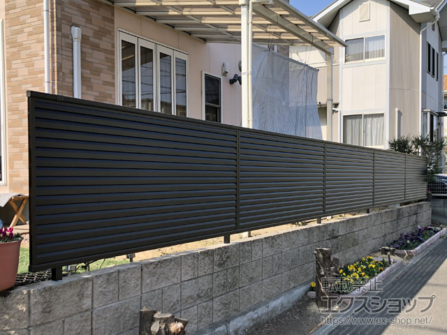 大分県大分市ののフェンス・柵 ミエーネフェンス 目隠しルーバータイプ 施工例