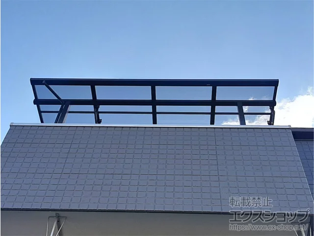 兵庫県尼崎市のLIXIL(リクシル)のバルコニー・ベランダ屋根 スピーネ F型 屋根タイプ 単体 積雪～20cm対応 施工例