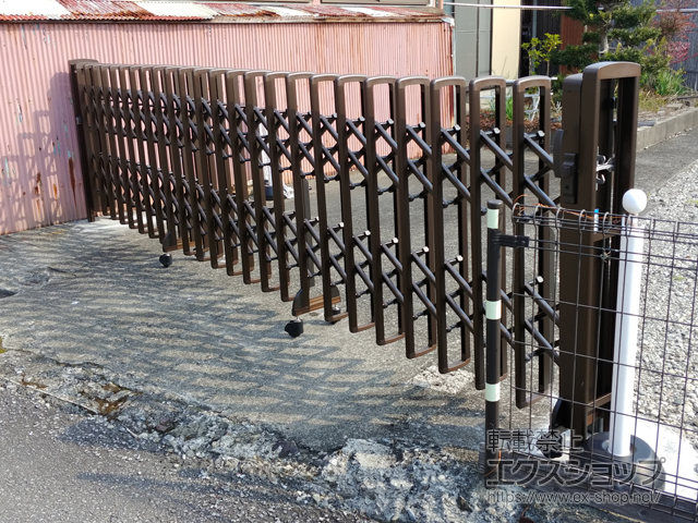 和歌山県東牟婁郡串本町ののカーゲート レイオス2型 ノンレール 片開き 44S 施工例