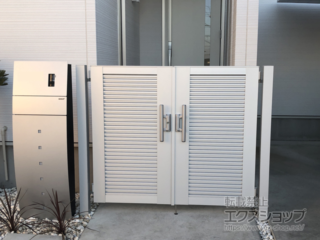 群馬県桐生市のの門扉 開き門扉AB YM1型 両開き　柱使用 施工例