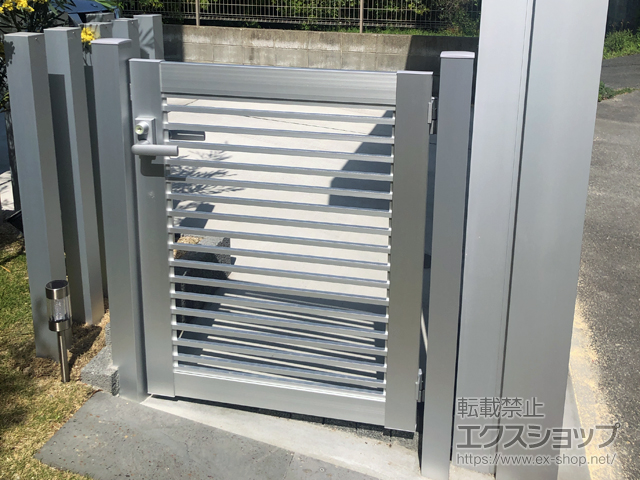 福岡県福岡市のの門扉 シンプレオ門扉9型 横粗格子 片開き 門柱使用 施工例