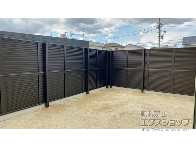 愛知県名古屋市のValue Selectのフェンス・柵・塀 ミエーネフェンス 目隠しルーバータイプ 2段支柱 自立建て用 施工例