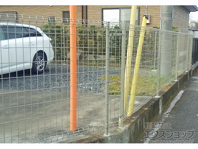 栃木県小山市ののフェンス・柵 イーネットフェンスA1F型 自由柱タイプ 施工例