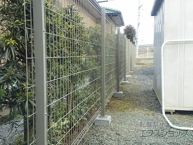 栃木県小山市ののフェンス・柵 イーネットフェンスA1F型 自由柱タイプ 施工例
