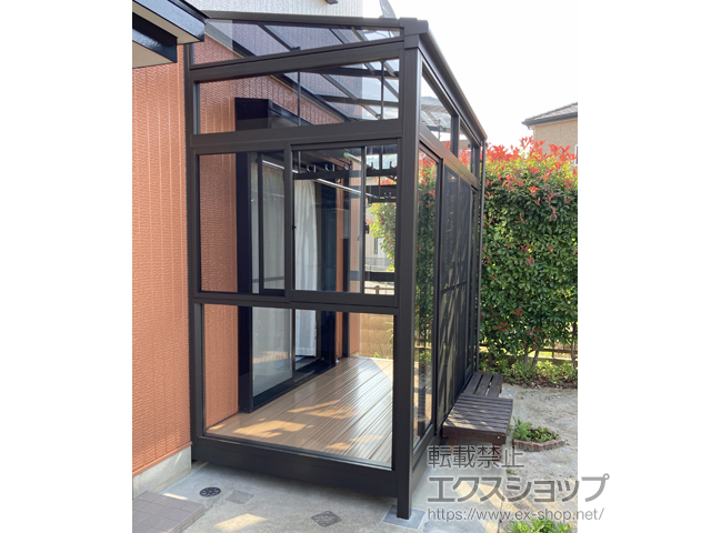 長崎県大村市ののテラス囲い・サンルーム サニージュ F型 床納まり ランマ付 積雪〜20cm対応 施工例